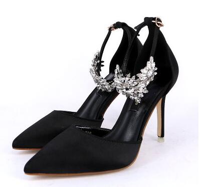 2017 Burgundy Black Comfortable Wedding Shoes With Crystals Silk