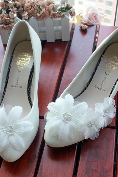 2019 In Stock Elegant Wedding Heels Women Pumps 5.5cm High Heels Wedding Bridal Shoes Lace Pointed Toe High Heels