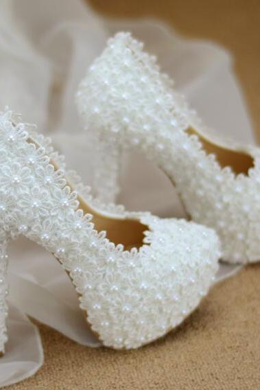 2019 In Stock Luxury Bling Sparkle Lace Pearls White Wedding Heels Women Pumps 8cm High Heels Wedding Bridal Shoes Pointed Toe High Heels
